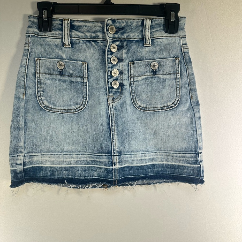 American Eagle Outfitters Light Wash Denim Button-Front‎ Mini Skirt